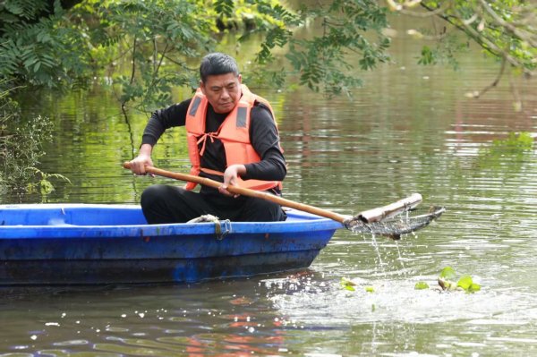 泰仓配资 384名“民间河长”的接力赛 守护千溪百库跑出全国典范